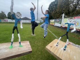 Projekt „Berufe und Schulen“: Die 4. Klasse stellt sich in Gips dar