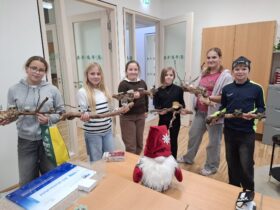 Kerzenlicht und Snow Graffiti: Vorweihnachtlicher Unterricht in der NMS Weitersfeld
