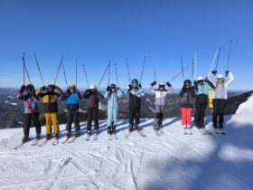 Gesamte Mittelschule verbrachte einen traumhaften Skitag in Lackenhof