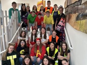 Faschingsdienstag an der Mittelschule Weitersfeld – Spiel, Spaß und süße Überraschungen