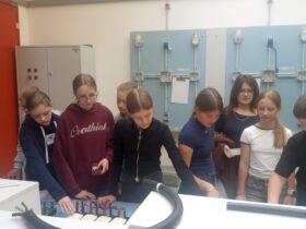 Technik erleben: 3. Klasse erkundete die HTL